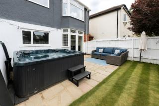 4 Bedroom House - Hot Tub - BBQ - Beach - Garden - Cinema - Parking - Southbourne - 6