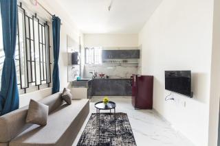1BHK 2km From Hosa Road Metro with lift 201 - Bangalore - 1