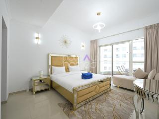 Spacious 3BR in Zen Tower Dubai Marina - 8