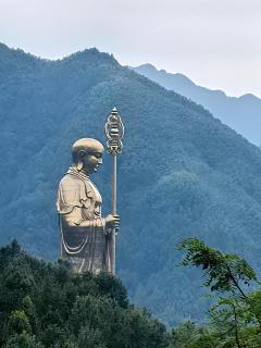 Jiuhua Mountain Tanfeng Resort Homestay 远眺山景大佛 九华山潭风民宿 - Miaoqian - 0