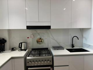 Stylish One Bedroom Apartment at Binghatti Crest, JVC Dubai By al sarya Holiday Homes - 8