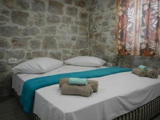 Apartments Valter - Tisno - 0