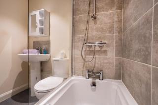 Chapel Corner Contractor Free Parking & Wifi - Swindon - 1