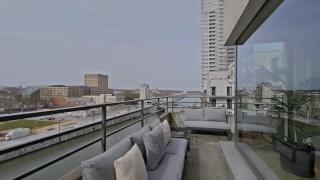 Stylish 2BR Apartment with Balcony - 8