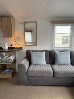 Padstow Holiday Base Bright Two Bedroom Lodge at Seven Bays - 7