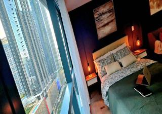 Explore Mitsukoshi BGC with pool and wifi - 0