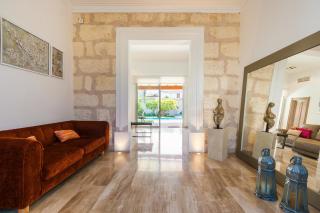 Bouganvilla House - 4