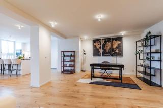 Luxury Penthouse with Panoramic Views 3BR - 1