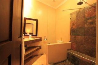 Sunset Lodge & Safaris - 8