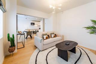 Luxurious 2-BR flat Near NATO & EU - 5