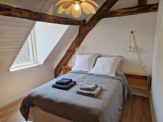 Ecrin de nature tranquille avec vue et piscine - hameau de Loupchat - 1