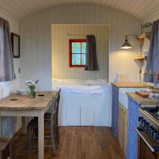 Secluded Shepherd's Hut - 4