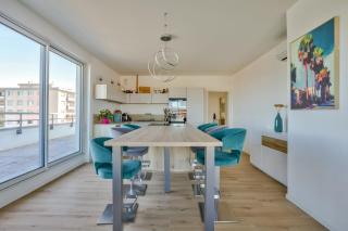 Stunning 2BR Flat with Terrace and private parking - 5