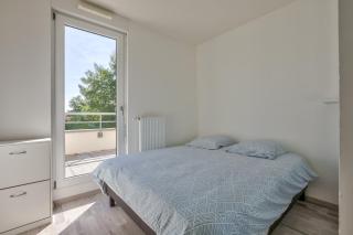 Stunning 2BR Flat with Terrace and private parking - 6