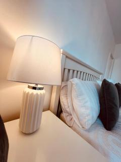 Peaceful location with FREE parking for 2 cars - hosts up to 4- business or leisure stays, inc hot-tub-Netflix-complimentary breakfast - 6