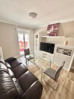New, modern and in Triana - 9