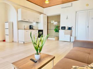 Athena Sea front Apartment, Parking & Pool - 2