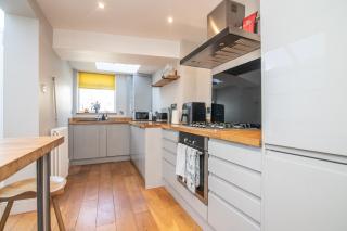 Central 2 BD Townhouse - 9