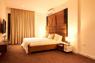 233 Boulevard by QUAO REALTY - 2
