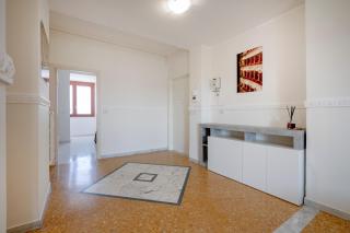 GuestHost - Dimora Dall'Alto - Bari - 5