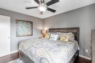 Tranquil Retreat: Pool & Lake - 3