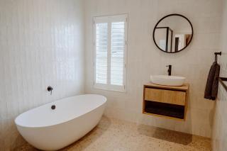 Daisy's Beach Cottage - 1