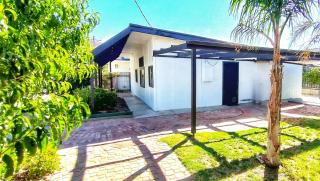 Lady Bay Beach House - seconds from the sand - 3