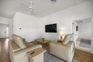 Spacious Lake View 3BR in The Villages With Golf Cart & Patio - 9