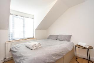 Southernwood House Long Stays Free Parking WiFi - 5