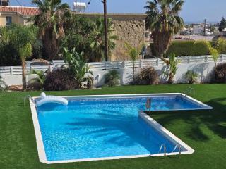 Spacious 1BR Sea View & Pool - Oroklini - 3
