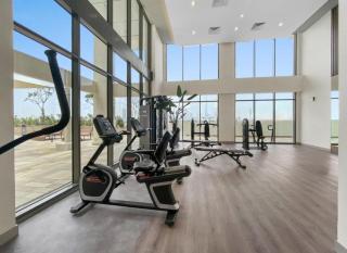 Elegant Apartment with Burj Khalifa View - 1