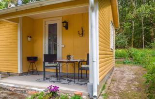 1 Bedroom Cozy Home In Blentarp - 2