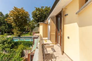 Bright Villa with Balcony and Jacuzzi, Milan Area - 3