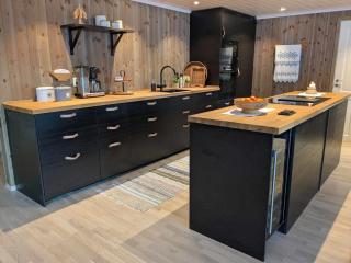 Luxury Mountain Cabin with Hot Tub and Views in Budal - 6