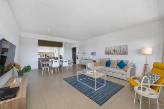 Pool & Close to Beach - Parking, AC & WiFi - 4