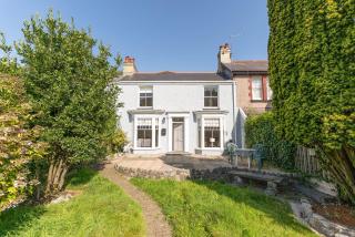 Coastal Home in Mumbles with Garden & WiFi - 9