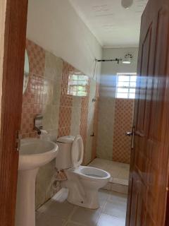 Plush 3 Bedroom Apartment Home - Kitale - 8