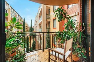 2 Bedroom Apartment Pyrmont with Balcony - 9