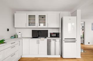 Spacious Gem In Old Town I NEW 2025 I 3 Bed 2 Bath - 9