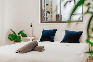 3 Bedroom Apartment with Parking and Pool Access - 5