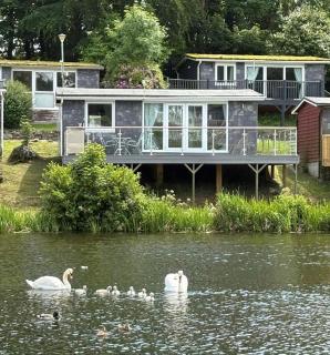 Lakeside Lodge 84 - 9