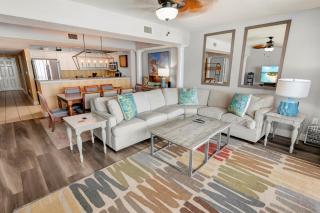 Beachfront condo w balcony views - 6