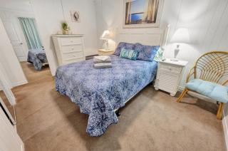 North Myrtle Newly Remodeled Oceanfront View Suite - 6