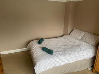 3 Bedroom House Kingston upon Thames - 1