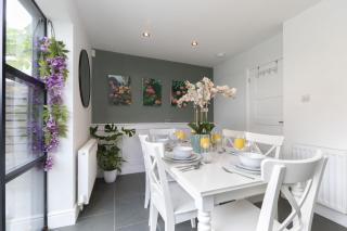 Bloomsbury House – A Beautiful Two Bedroom Home - 6