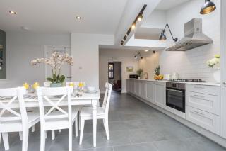 Bloomsbury House – A Beautiful Two Bedroom Home - 4