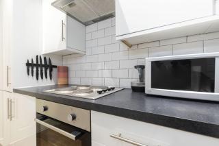 Lovely 2-Bed Town Centre Duplex Apartment - 3