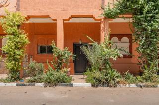New Stylish Riad - 4BR with Pool Access - 8