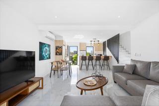 7 Green Village by Host Agents - 5