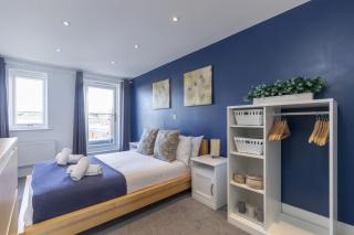Twin Home Retreat in Central Cheltenham - - 5